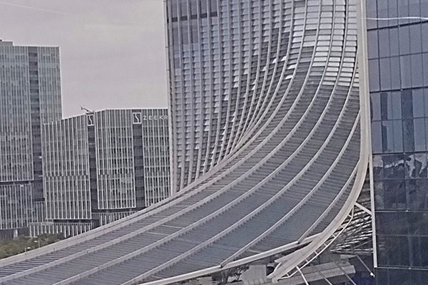 沈陽幕墻工程依托東北老工業基地，引領全球玻璃幕墻裝飾！